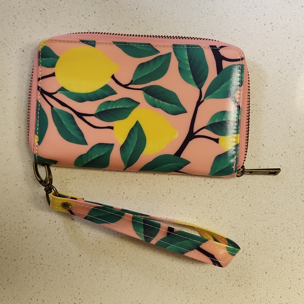 Wander wallet wristlet
